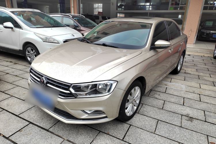 Used Volkswagen Bora 2016 1.6L manual Comfort trim level
