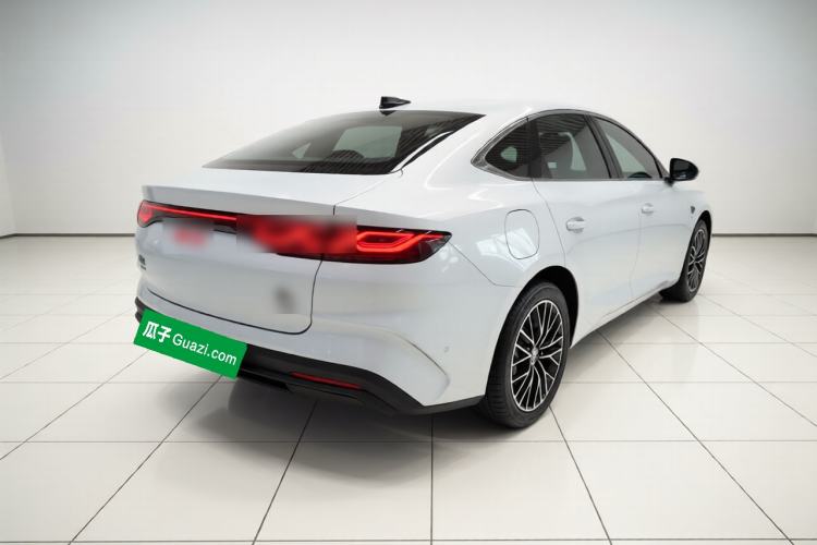 Used BYD Qin L 2025 DM-i Smart Drive 120KM Excellence Model