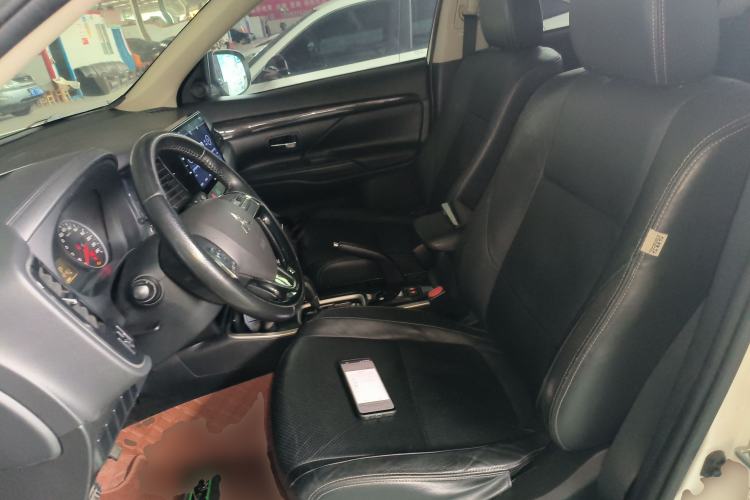 Used Mitsubishi Outlander 2018 2.0L Two-Wheel Drive Glory Edition 5 Seats