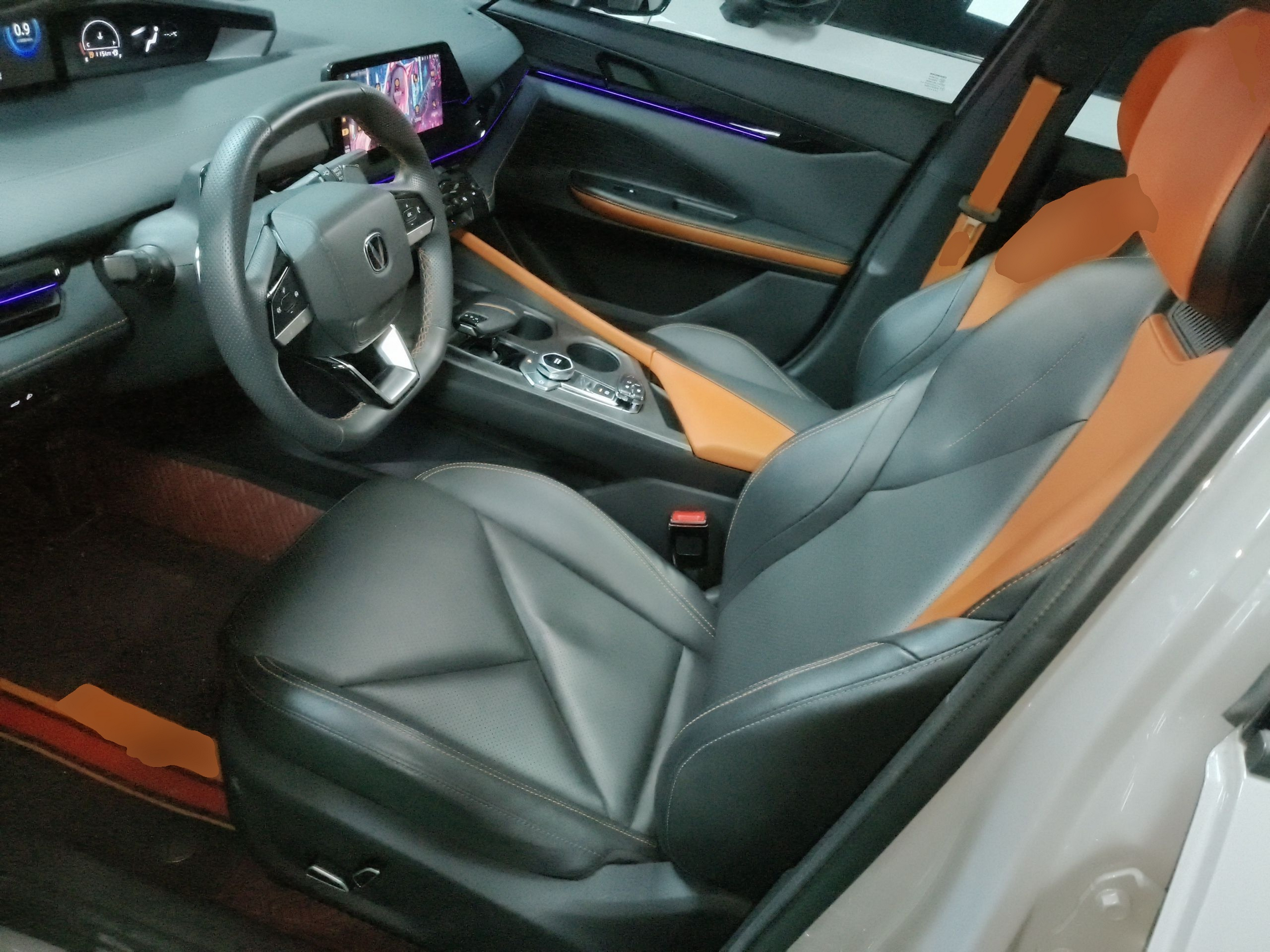 المقاعد الأمامية داخل السيارة