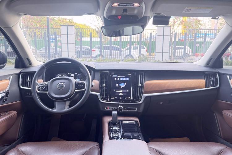 Used Volvo S90 New Energy 2020 T8 e-Drive Hybrid – Zhiyi Luxury Edition
