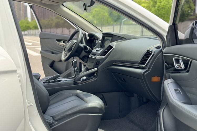 Used Dongfeng Aeolus AX7 2018 Classic 1.4T Manual Luxury Model
