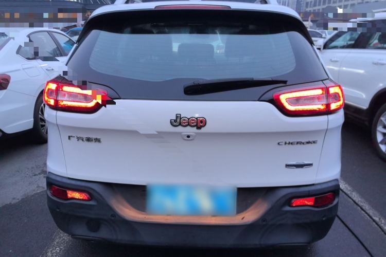 Used  Cherokee 2016 2.0L Superior Edition
