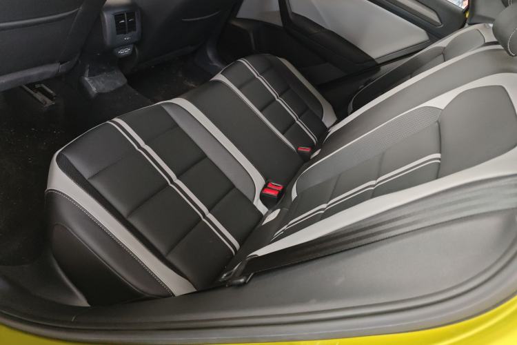 Used Volkswagen T-ROC 2023 300TSI DSG Two-Wheel Drive Starlight Edition
