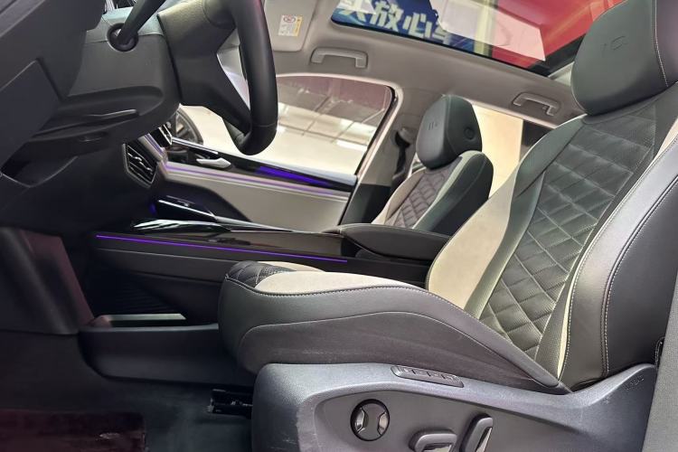 Used Volkswagen ID.6 CROZZ 2021 Long-Range PRO Edition
