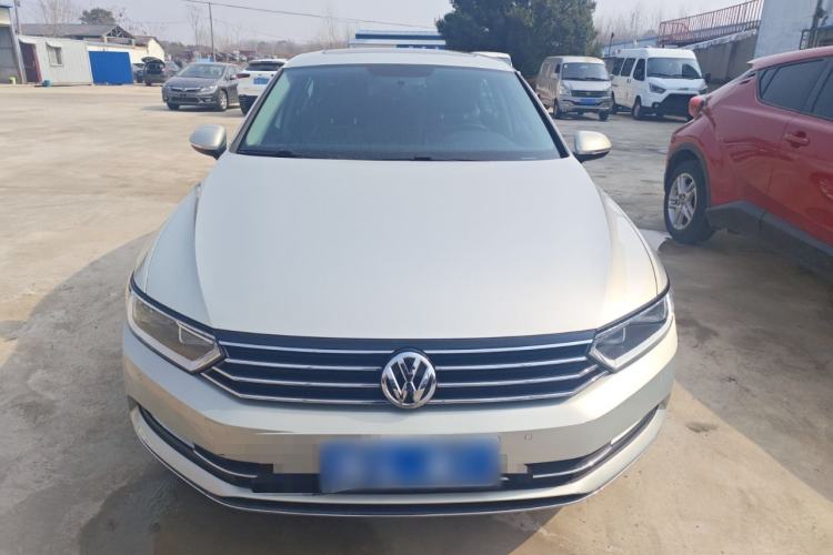 Used Volkswagen Magotan 2017 330TSI DSG Leading Model
