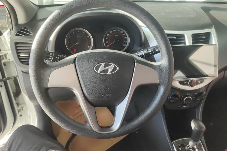 Used Hyundai Verna Ray 2014 1.4L Automatic GLX