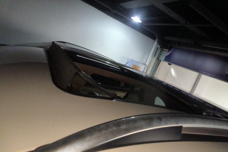 Used Haval H8 2015 2.0T two-wheel drive Comfort trim level
