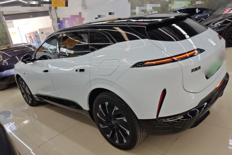 Used  07 2024 Ultra All-Electric Four-Wheel Drive
