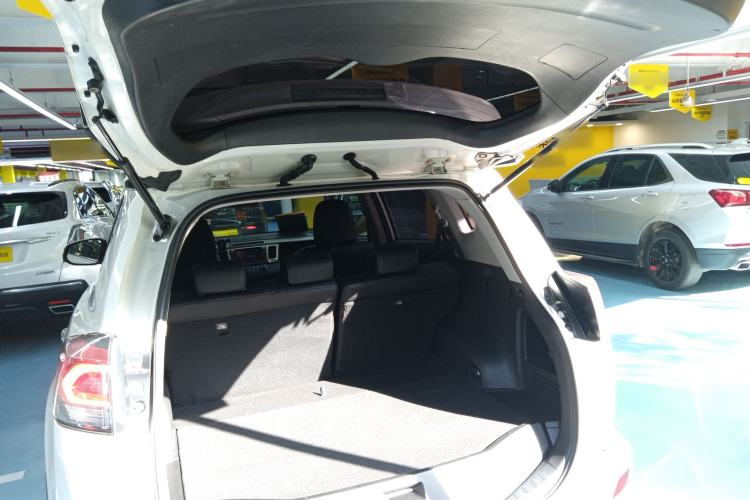 Used Toyota RAV4 2016 2.0L CVT Two-Wheel Drive Fashion Edition China V Standard
