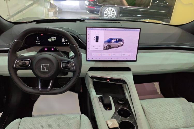 Used Zeekr 001 2025 WE Edition 100 kWh Rear-Wheel Drive
