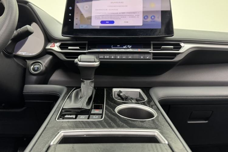 Used Toyota Granvia 2024 2.5L Hybrid Prestige PLUS Edition
