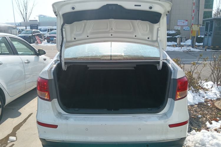 Used Kia K2 2015 Sedan 1.4L MT GLS
