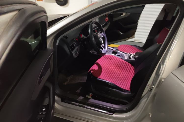 Used Audi A4L 2017 40 TFSI Ambition Edition
