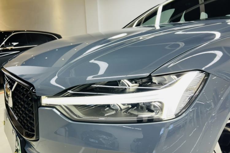 Used Volvo XC60 New Energy 2022 T8 Plug-in Hybrid All-Wheel Drive Zhiyuan Sport Edition
