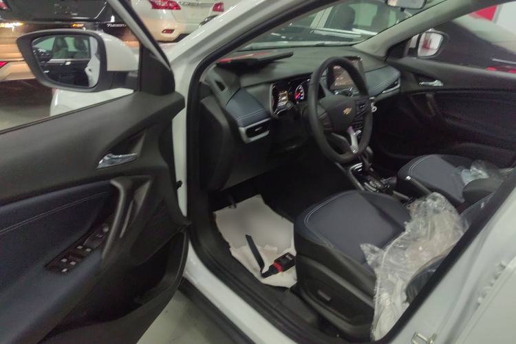 Used Chevrolet Trax 2021 325T Automatic Fun Edition China VI Standard