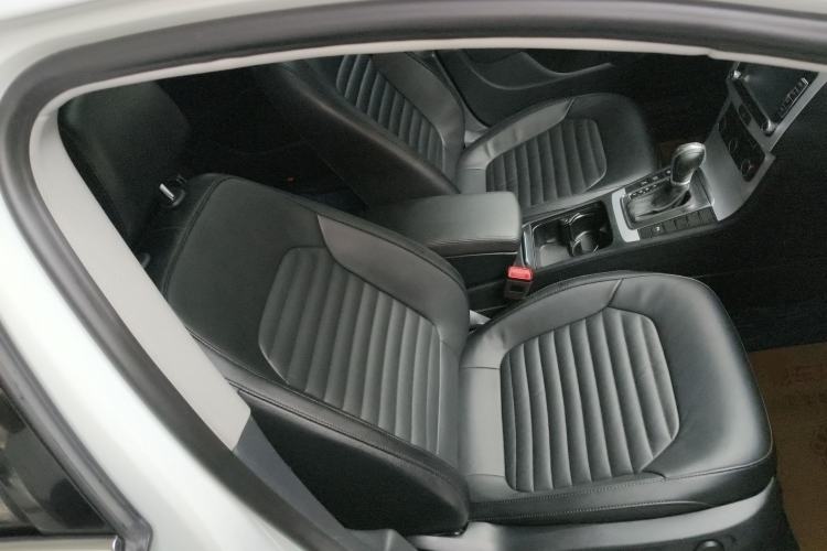 Used Volkswagen Magotan 2013 1.8TSI Premier Model
