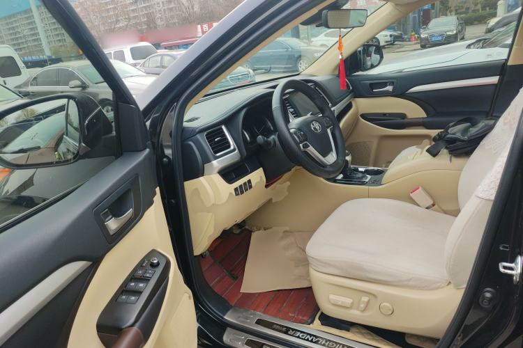 Used Toyota Highlander 2018 2.0T Four-Wheel Drive Prestige Version 7 Seats China V Emission Standard
