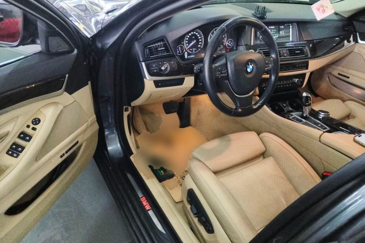 Used BMW 5 Series 2015 535Li Leading Model
