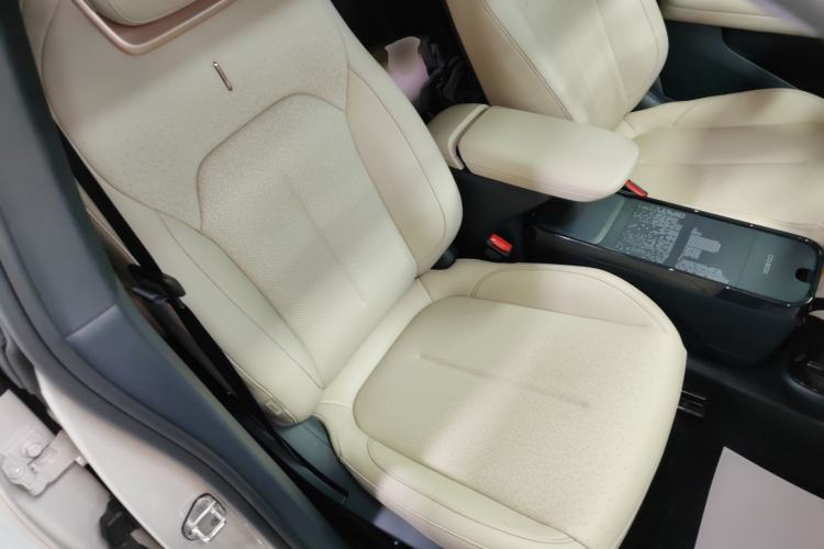 Used Lynk & Co Z20 2025 530 km Range Rear-Wheel Drive Pro
