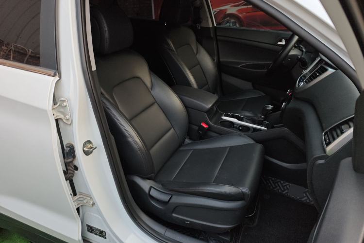 Used Hyundai Tucson 2015 1.6T Dual-Clutch Two-Wheel-Drive Smart Model
