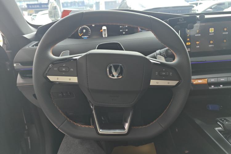 Used Changan UNI-V 2024 1.5T High-Energy Version
