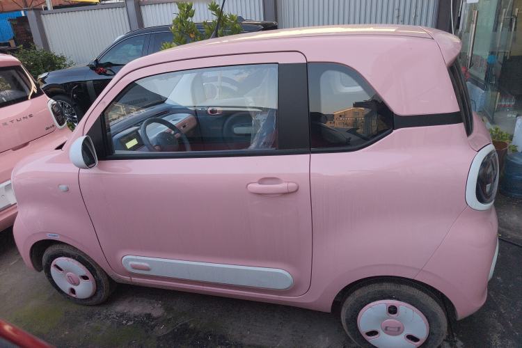 Used Bestune Pony 2025 222km Range Elegant Horse
