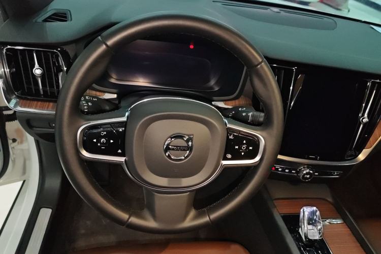 Used Volvo S60 2024 B4 Zhiyuan Luxury Edition