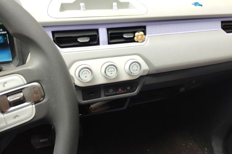 Used Chery QQ Ice Cream 2022 120km Conical Shape Lithium Iron Phosphate
