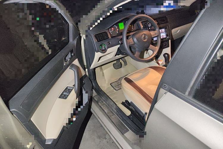 Used Skoda Rapid 2013 1.6L Automatic Smart Selection Model
