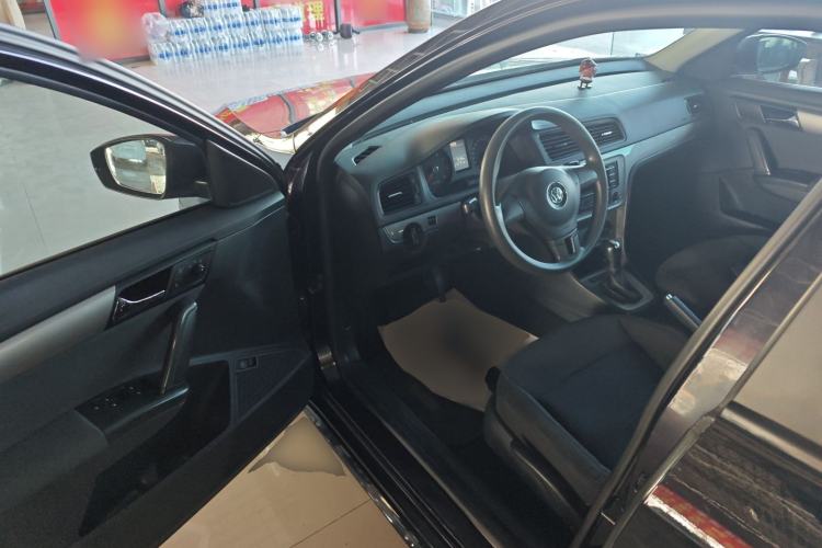 Used Volkswagen Lavida 2013 Revised Classic 1.6L Automatic Fashion Edition
