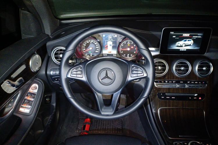 Used Mercedes-Benz GLC 2019 Facelift GLC 260 L 4MATIC Luxury Model
