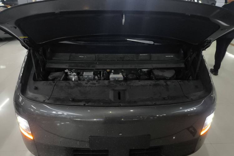 Used Li Auto MEGA 2024 Ultra Model
