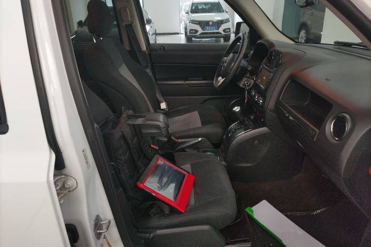 Used  Patriot 2014 2.0L Sport Enhanced Edition