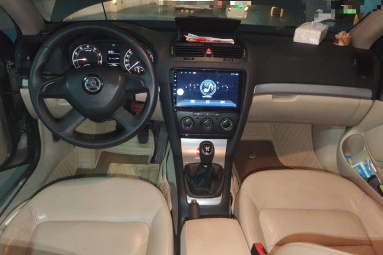 Used Skoda Octavia 2015 Classic Model 1.6L Manual Yijie Edition
