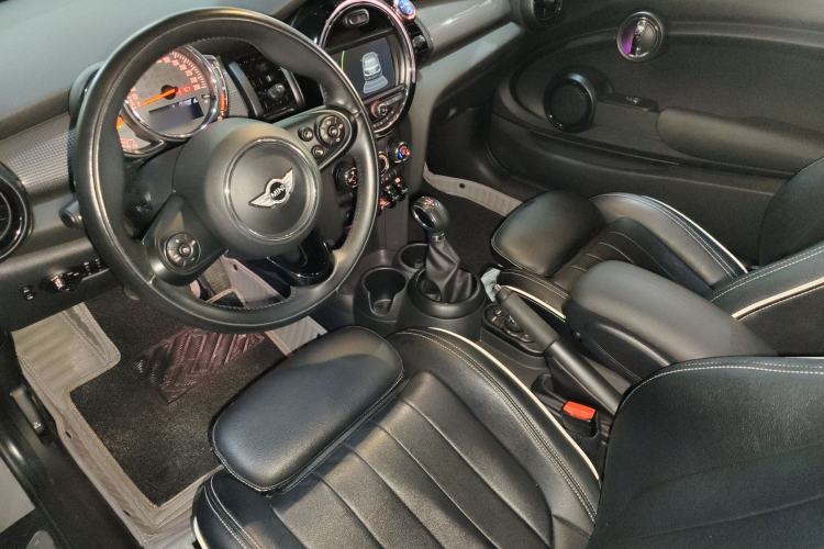 Used  MINI 2016 1.5T COOPER
