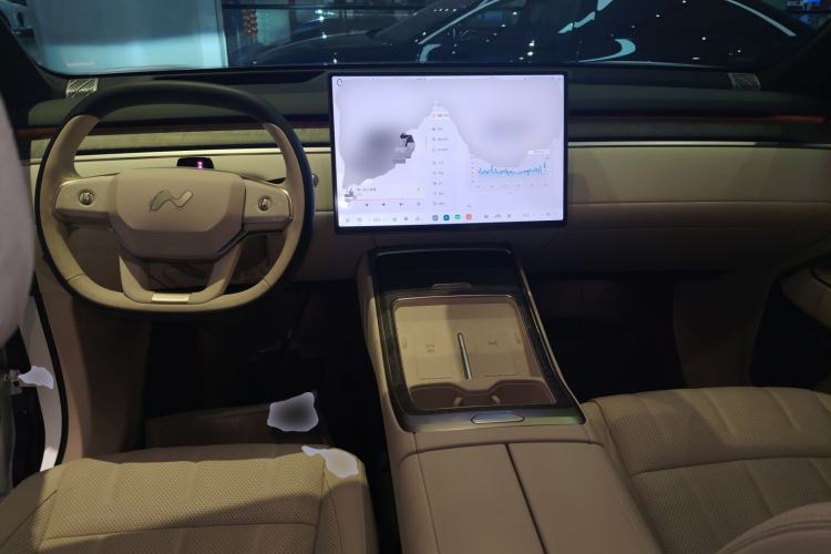 Used ONVO Luxeed L90 2025 Model—Ultra Six-Seater Version
