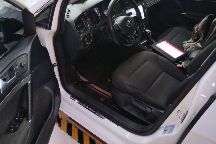 Used Volkswagen Golf 2017 230TSI Automatic Comfort Edition – Celebrating Milestone of One Million Units
