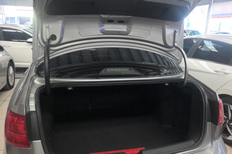 Used Volkswagen Sagitar 2015 230TSI Automatic Comfort Version