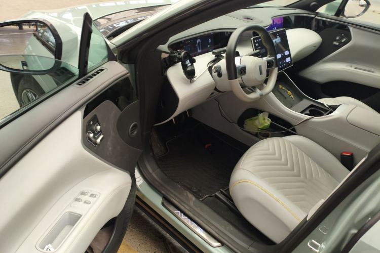 Used  11 2022 Long-Range Dual-Motor Version 5 Seats
