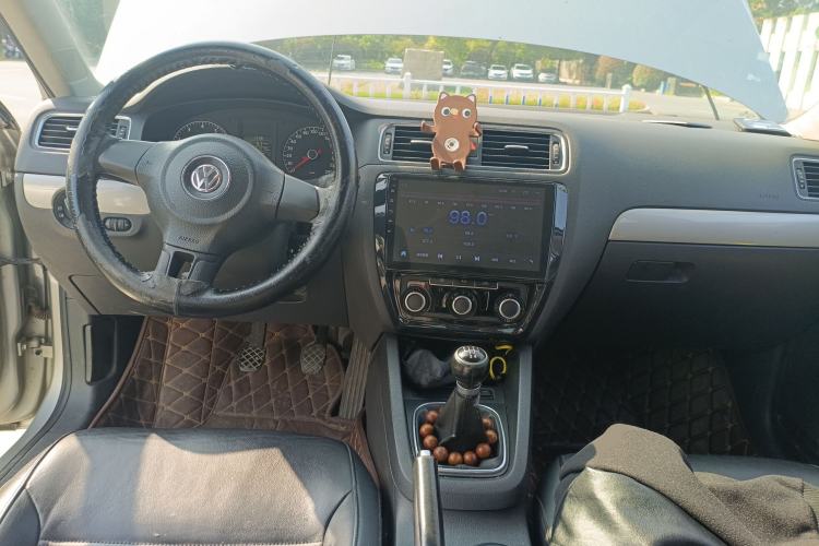 Used Volkswagen Sagitar 2012 1.6L Manual Comfort Model
