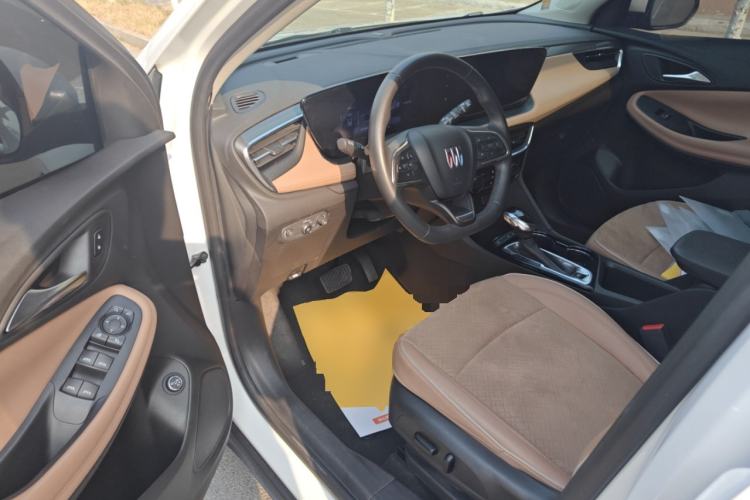 Used Buick Encore PLUS 2023 Smart Fun Edition
