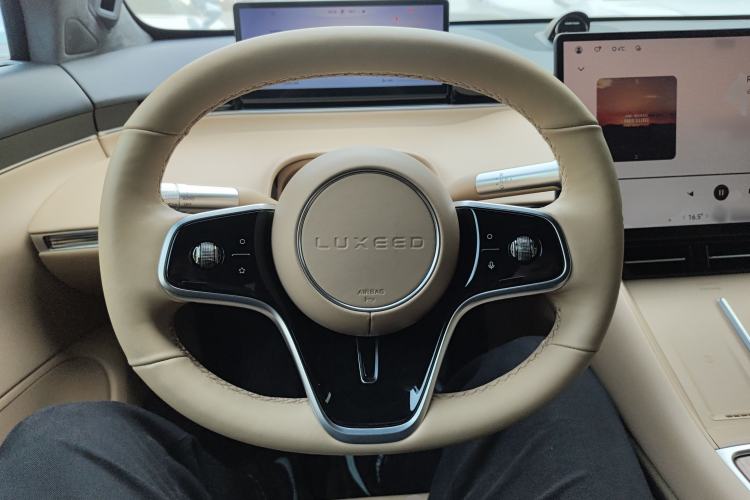 Used Hima Luxeed R7 2024 All-Electric 736 km Ultra
