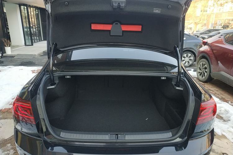 Used Volkswagen Magotan 2023 2 Million Units Commemorative Edition 330TSI DSG Luxury Version
