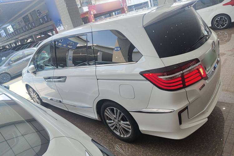 Used Honda Elysion 2016 2.4L Style Edition
