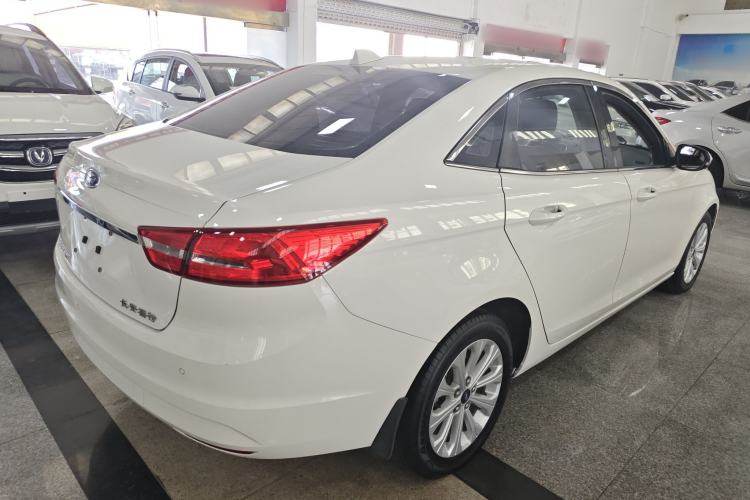 Used Ford Escort 2015 1.5L Automatic Fashion Model
