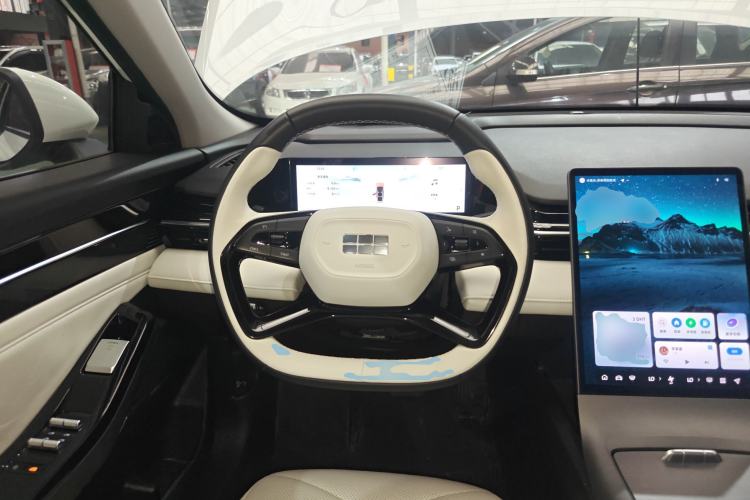 Used  L6 2023 125km MAX