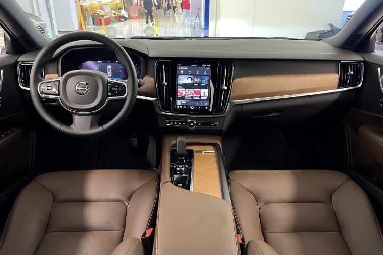 Used Volvo S90 2023 B5 Zhiyi Luxury Edition
