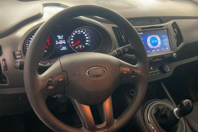 Used Kia Sportage R 2015 2.0L Manual Two-Wheel Drive GL Model
