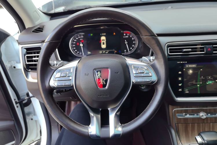 Used Roewe RX8 2018 30T Smart Connectivity Two-Wheel Drive Flagship Edition
